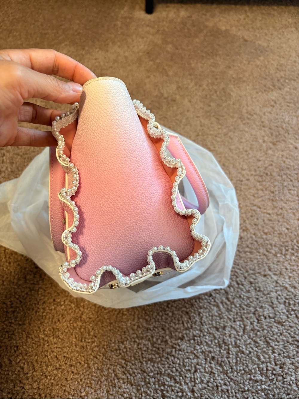 NWT Samantha Vega Pink Quilted Pearl Flutter Purse Small Size - Picture 2 of 10